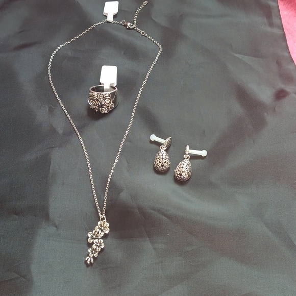 Necklace set ring,earrings size 6.5 Size 7.5 - Picture 3 of 5